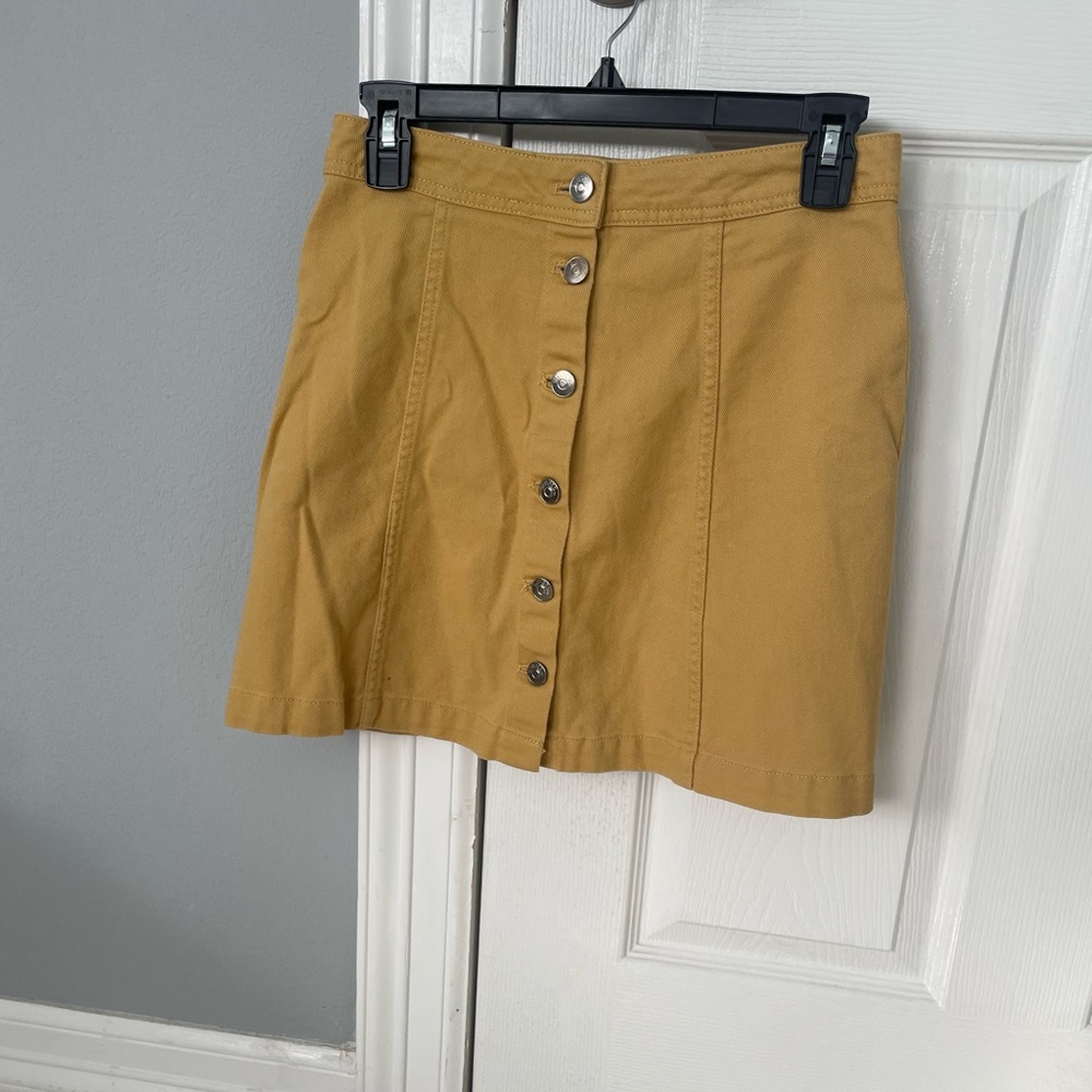 Yellow skirt from H&M feels like a Jean type of material